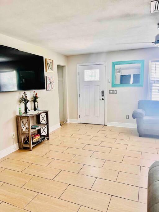Cozy 2 Bedrooms Home By The Water Cape Coral Exterior foto