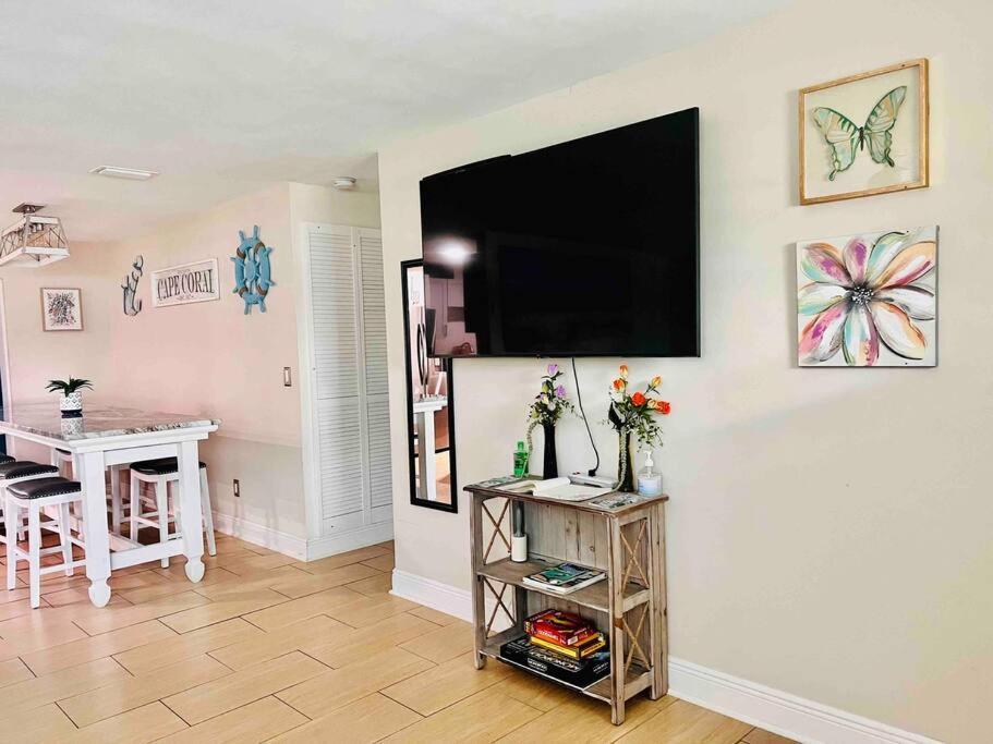 Cozy 2 Bedrooms Home By The Water Cape Coral Exterior foto