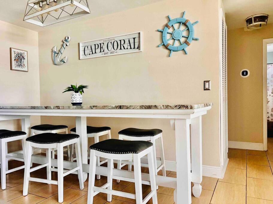 Cozy 2 Bedrooms Home By The Water Cape Coral Exterior foto