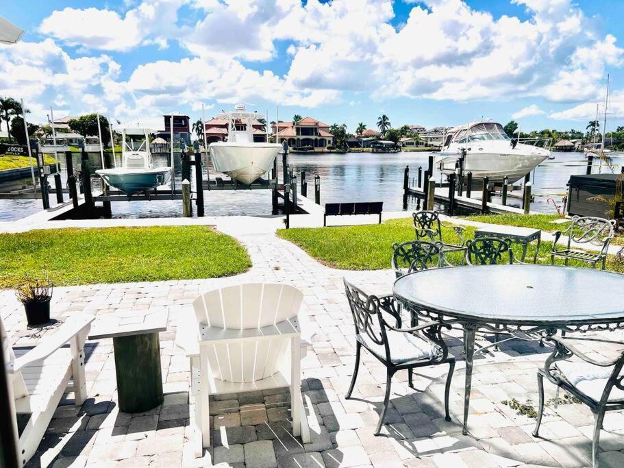 Cozy 2 Bedrooms Home By The Water Cape Coral Exterior foto